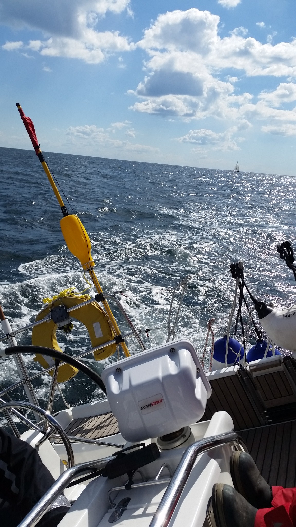 Cracking Sunny Sail
